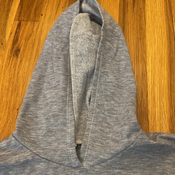 Girls Gray Hoodie With Colored Star Design Size L - Picture 3 of 5